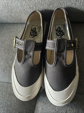 Vans Mary Jane Shoes in Dark grey